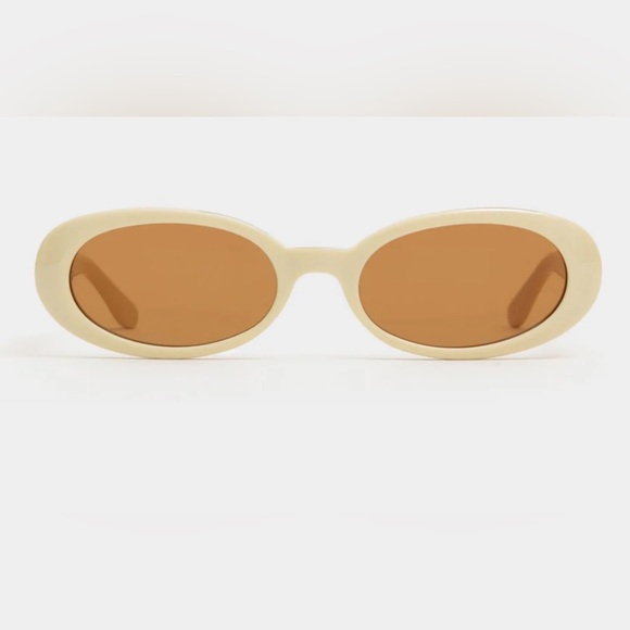 ✨DMY Studios Valentina Ivory Sunglasses - Picture 3 of 8